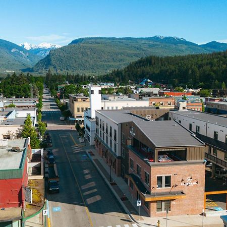 Basecamp Suites Revelstoke Eksteriør bilde