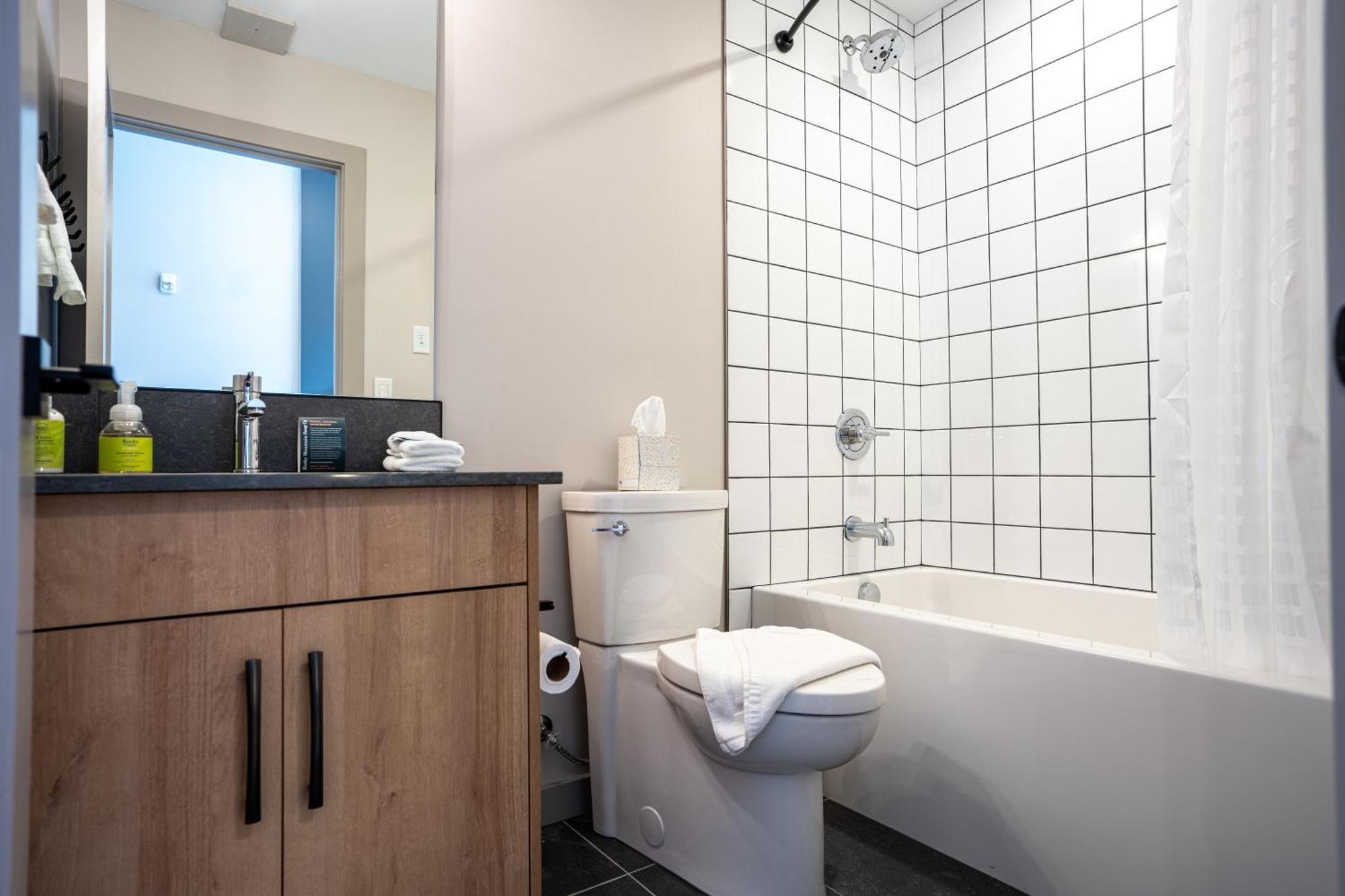 Basecamp Suites Revelstoke Eksteriør bilde
