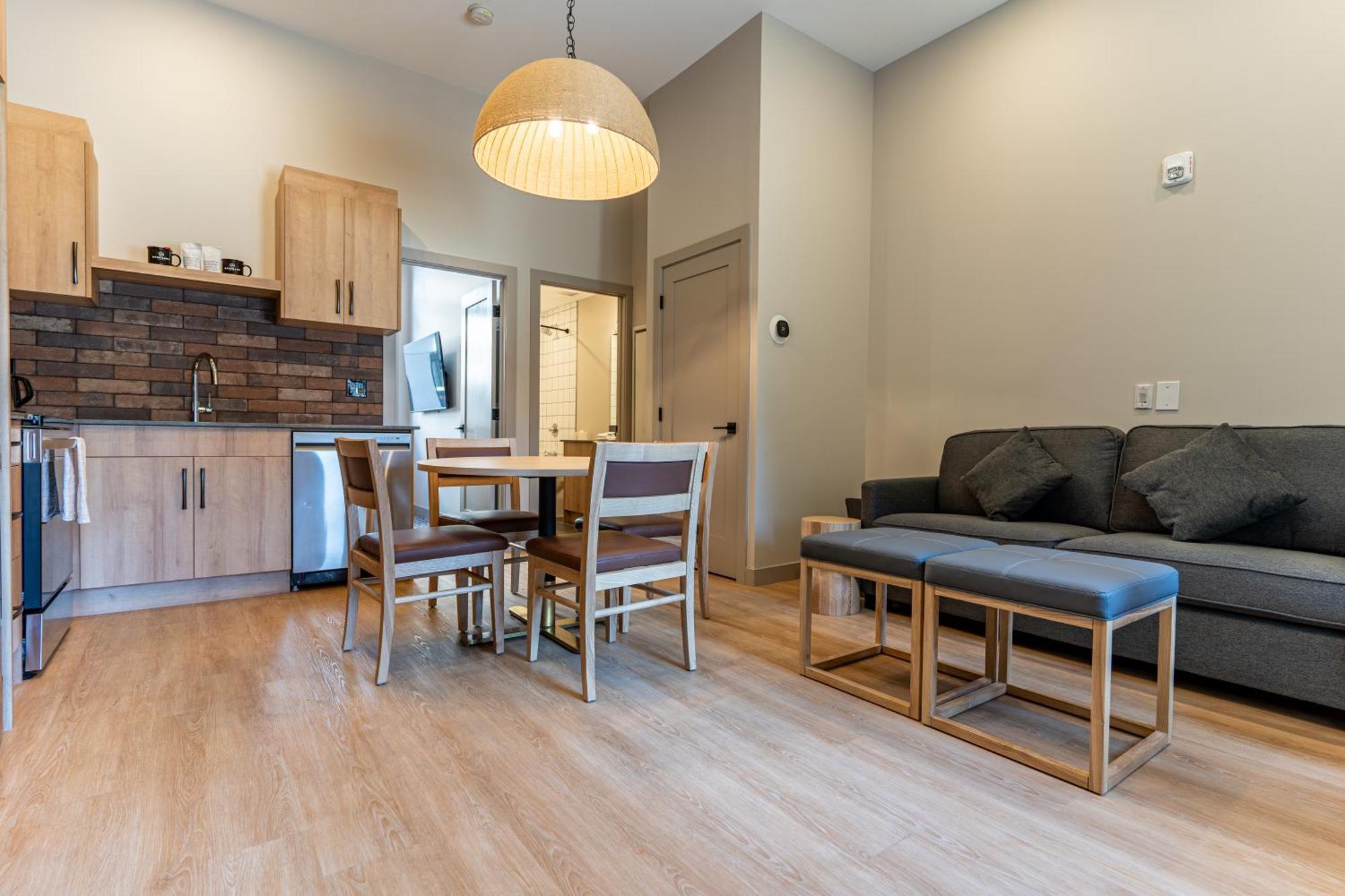 Basecamp Suites Revelstoke Rom bilde