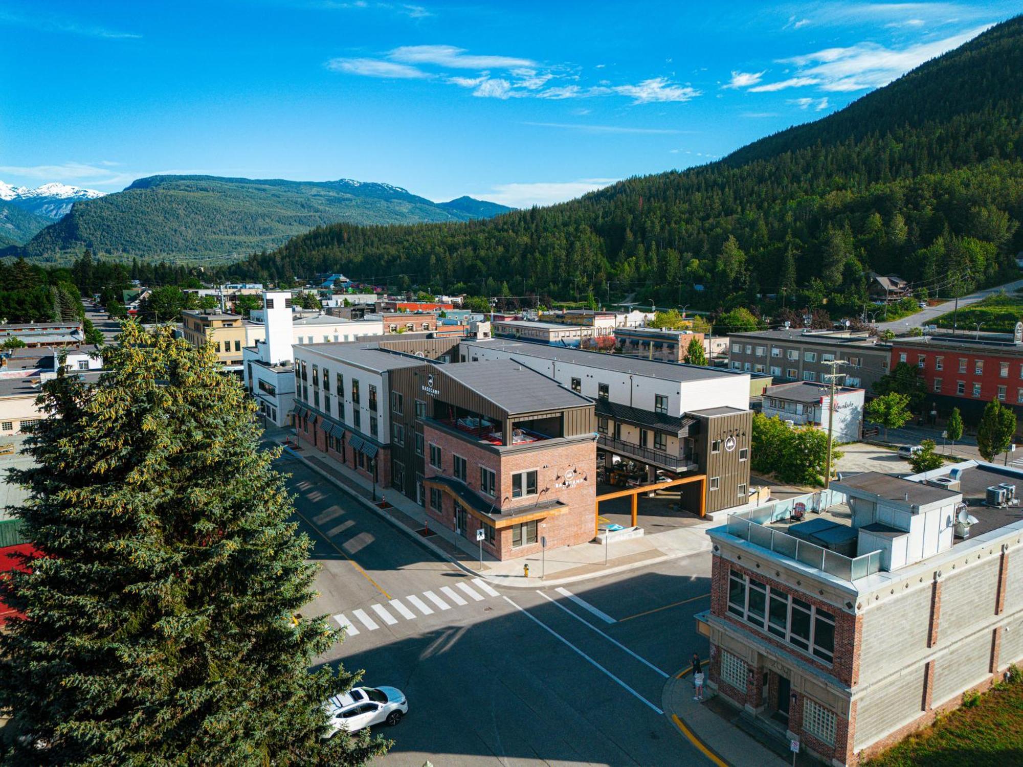 Basecamp Suites Revelstoke Eksteriør bilde